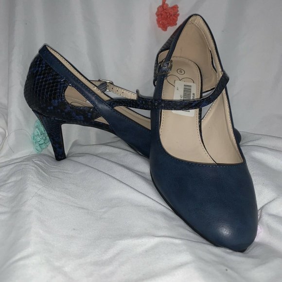 Finish The Look High Quality Navy Snake Print Scrappy Heels Size 7 Worn Once - Picture 5 of 5